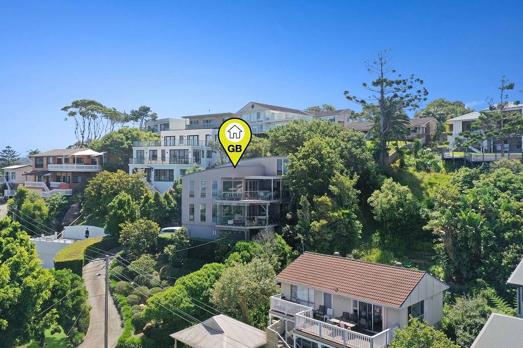 Elegance on Elgata - Bright and Breezy in North Avoca, New South Wales