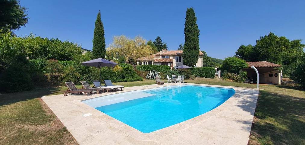 Appartement de vacances pour 2 personnes, avec jardin ainsi que piscine et vue