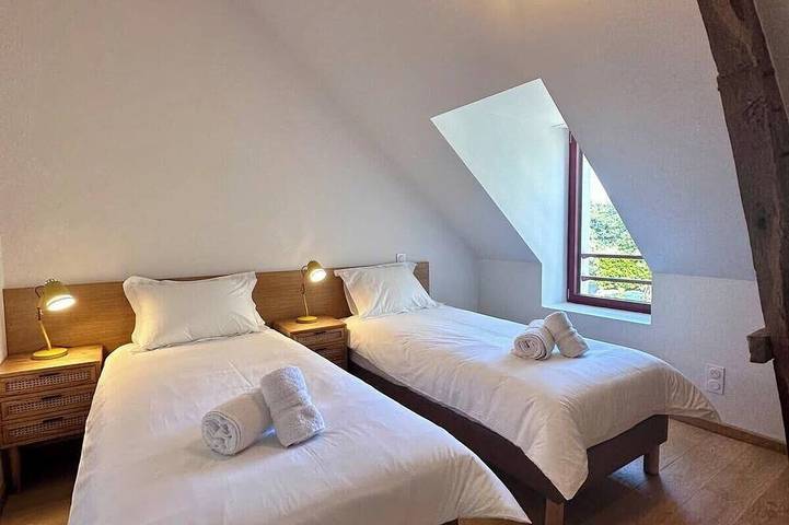 Location de vacances pour 12 personnes, avec jacuzzi ainsi que jardin et piscine à Cuzance - 3