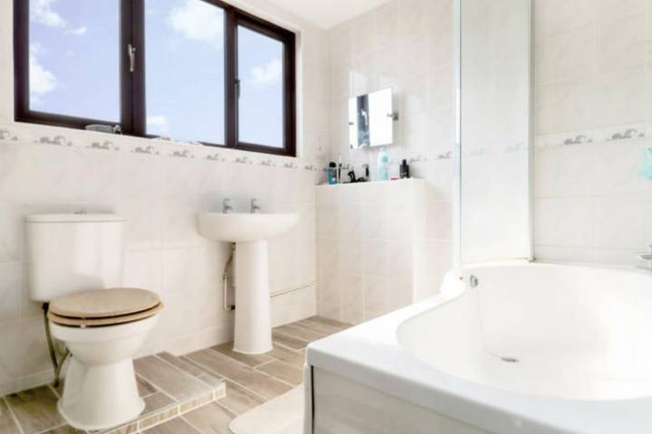 Pet Friendly Home in Chelmsford-Hot Tub-Sleeps 6 in Purleigh, Essex
