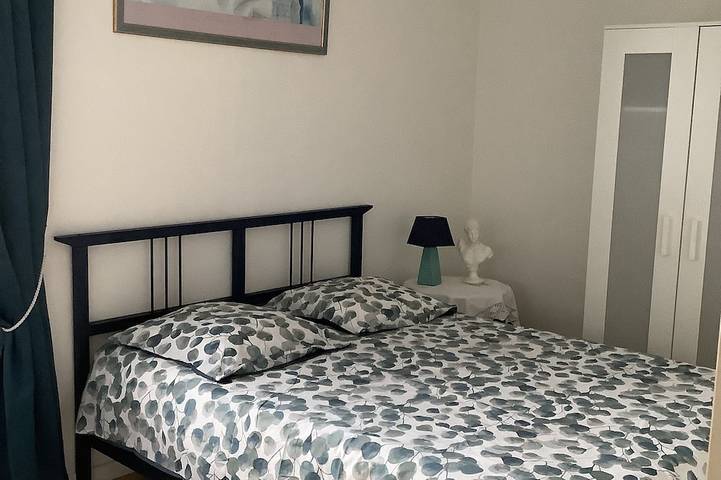 Maisonette with small garden on large property in Beychac-et-Caillau, Bordeaux e dintorni