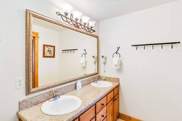 Vacation Apartment for 6 Guests in Steamboat Springs, Routt National Forest, Picture 4