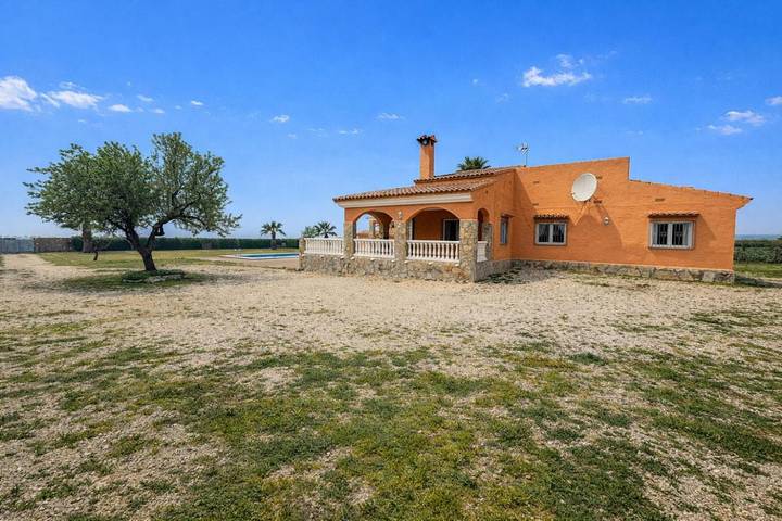 Casa rural para 8 personas, con Terraza y Jardín además de Piscina y Vistas en Provincia de Castellón - 4