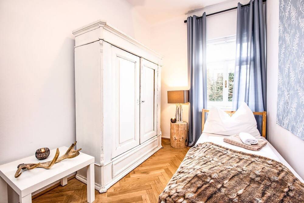 Up to 16 pax, Bbq, sunbeds, bikes , close to ski areas, lake region and town in Salzburg, DMO Demo Region_1