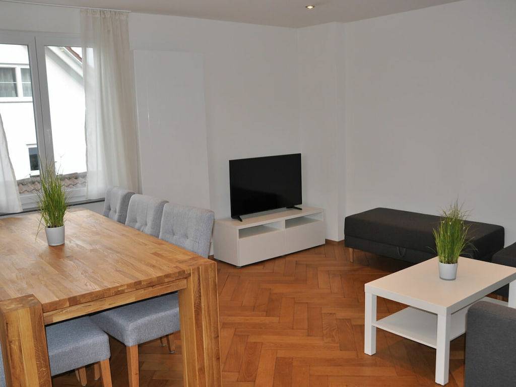 Gemütliche 2-Zimmer-Wohnung mit Balkon, in der Nähe des Bodensees – WLAN & Küche in Langenargen, Region Bodensee-Oberschwaben