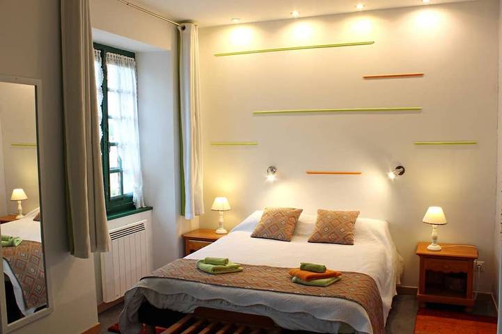 Gîte pour 14 personnes, avec piscine ainsi que terrasse et jardin dans Trézelles - 4