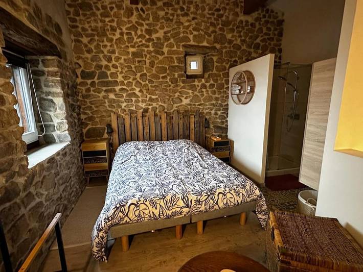 Location de vacances pour 4 personnes, avec vue et jardin à Chalencon - 3