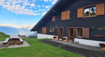 Cottage pour 6 personnes, avec terrasse dans Champoussin
