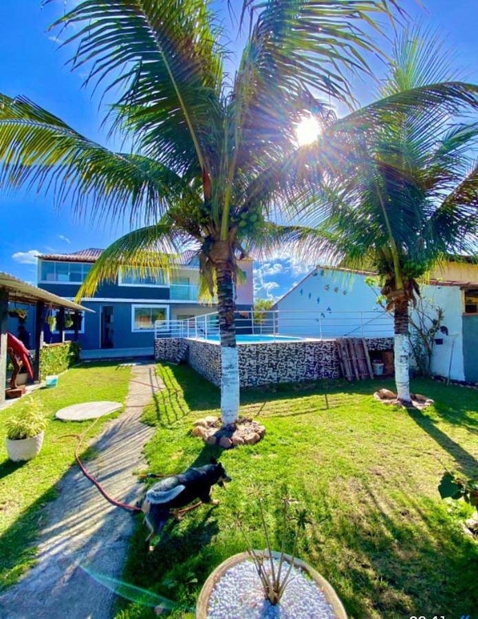 Casas e apartamentos de temporada para 14 pessoas, com vista e piscina e ainda jardim em Araruama