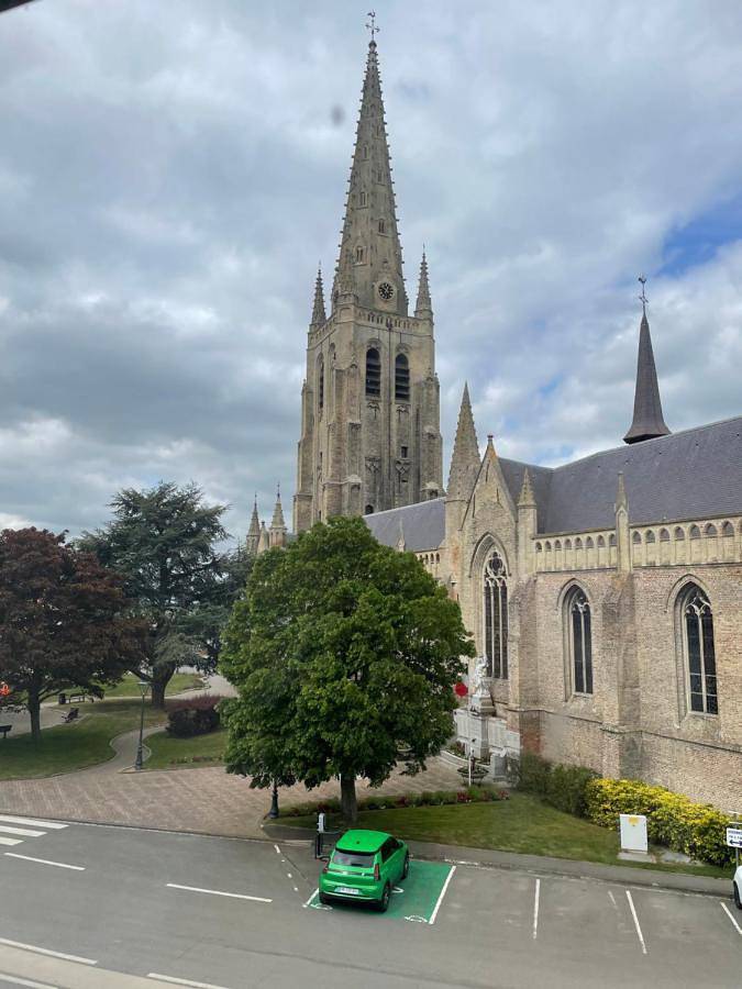 Gîte pour 5 personnes, avec jacuzzi et jardin à Hondschoote