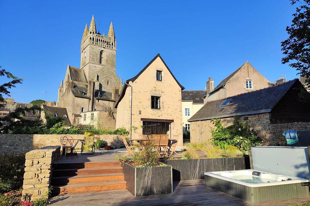 Magnificent house of character with an amazing park in Quimperlé, Quimper region