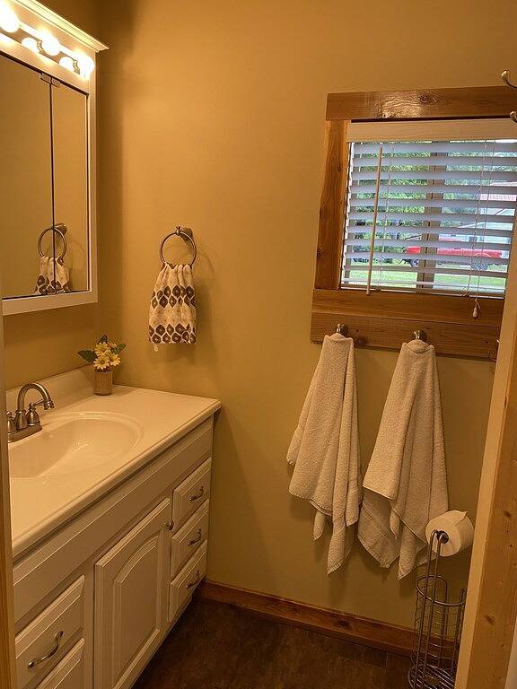 Alden Sunset Cabin in Torch Lake