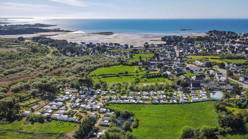 Camping pour 6 personnes, avec jardin et piscine, animaux acceptés à Carnac - 2