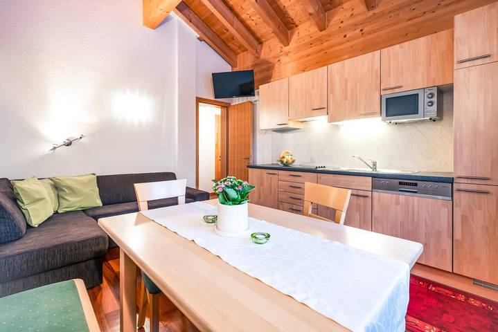 Ferienwohnung für 5 Personen, mit Terrasse und Garten sowie Ausblick in Schröcken - 4