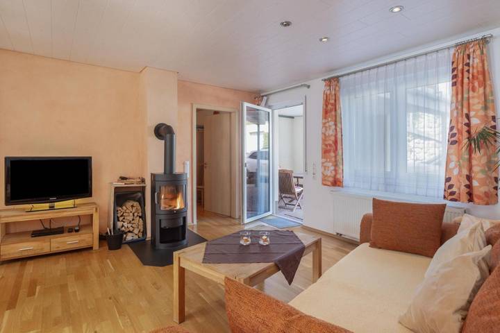 Geheel appartement, Appartement 'Wetekams Ferienwohnung W5' met privé-whirlpool, open haard en gratis wellness in Diemelstadt, Landkreis Waldeck-Frankenberg