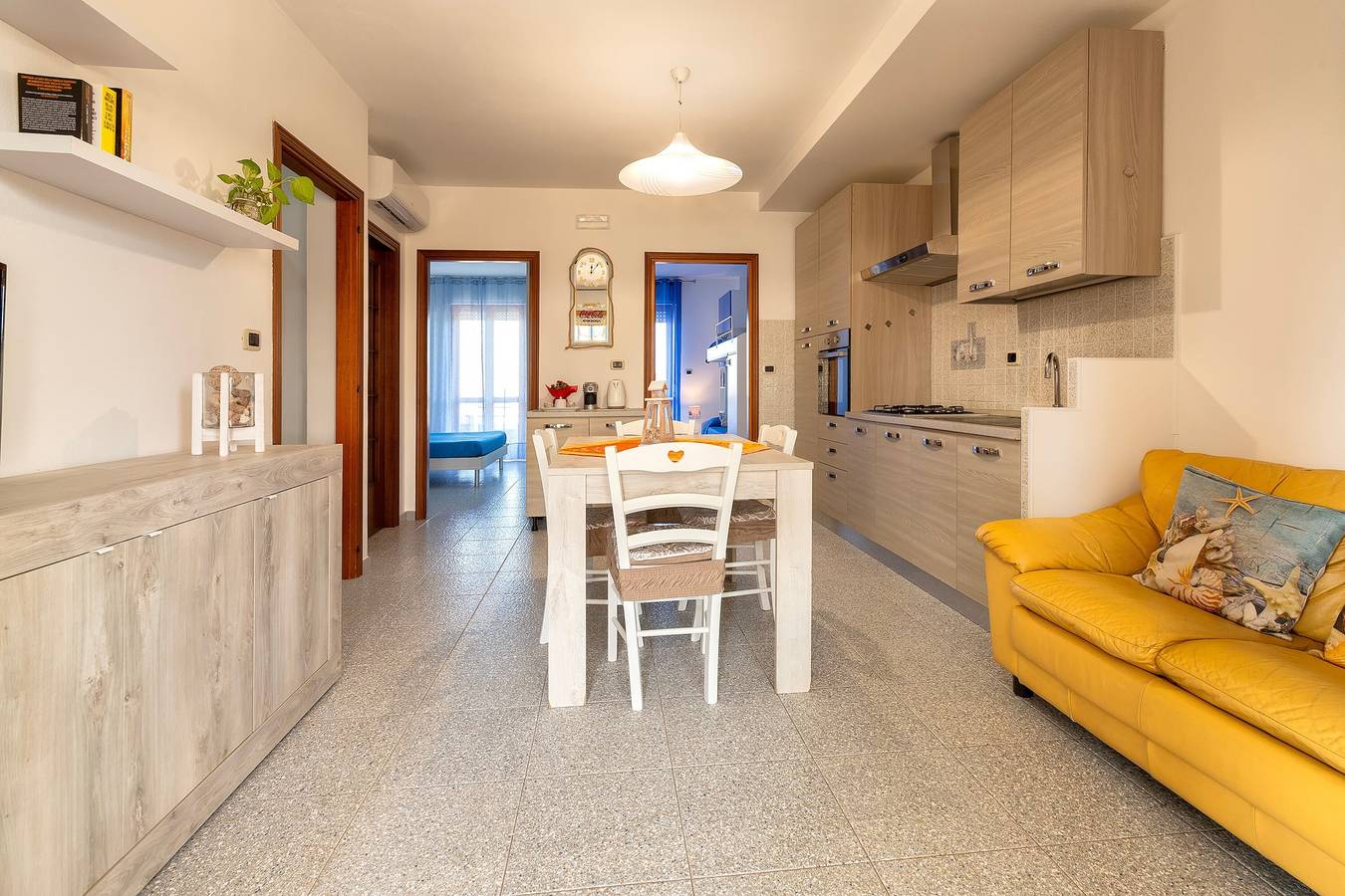 Entire apartment, Apartment 'Terrace with Sea View and Barbecue' with Sea View, Wi-Fi and Air Conditioning in La Pietraia, Alghero