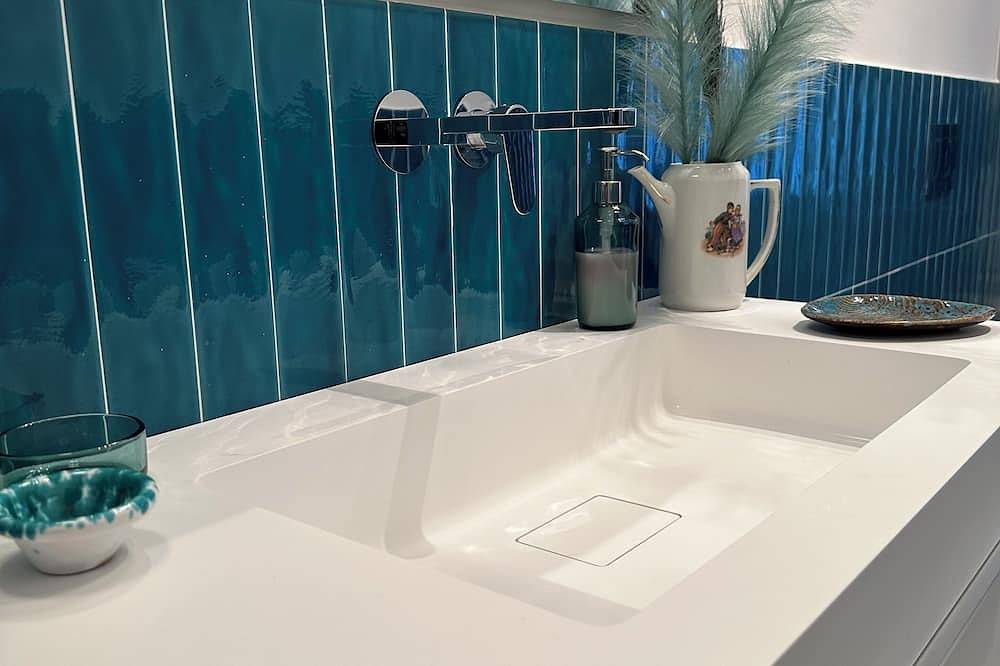 Miniappartamento di 40mq, Cucina di 3 m con Lavastoviglie, Lavatrice, Balcone in Milazzo, Provincia de Messina