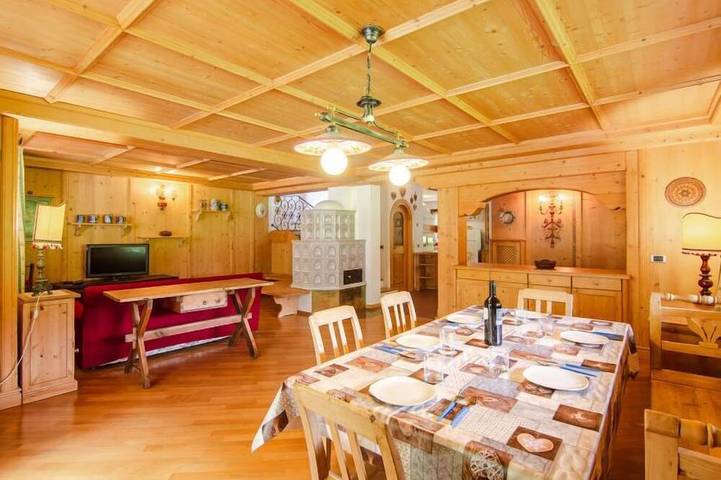 Baita per 5 persone, con balcone/terrazza e terrazza a Canazei