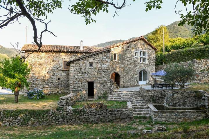 Maison de vacances pour 13 personnes, avec Jacuzzi et Terrasse ainsi que Piscine et Sauna