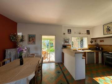 Gîte pour 6 personnes, avec jardin ainsi que vue et piscine, animaux acceptés à Saint-Martin-de-Castillon