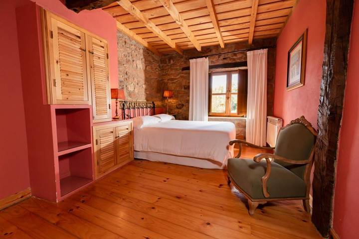 Casa rural para 12 personas, con vistas además de terraza y jardín en Montaña Palentina - 3