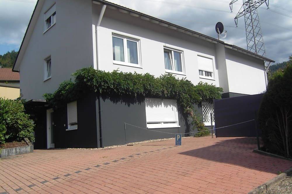 Ganze Wohnung, Ruhige, gemütliche Ferienwohnung im Grünen in Gernsbach, Nordschwarzwald
