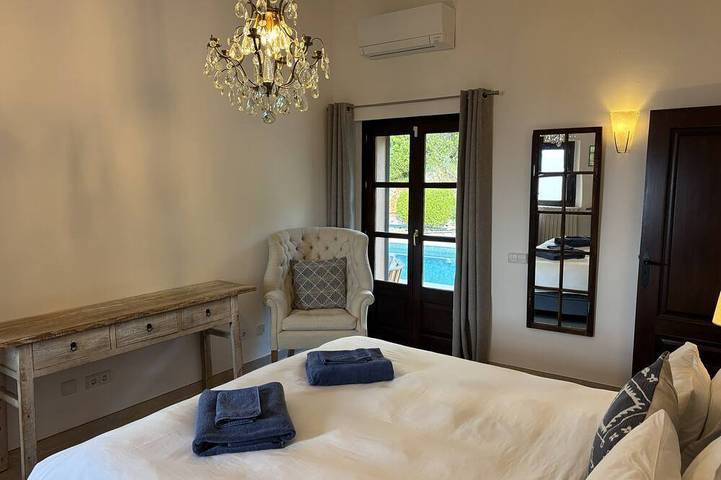 Fabulous 4-bedroom sea view villa with Pool, Ac, Wifi in beautiful Deià in Deià, Coast of Mallorca