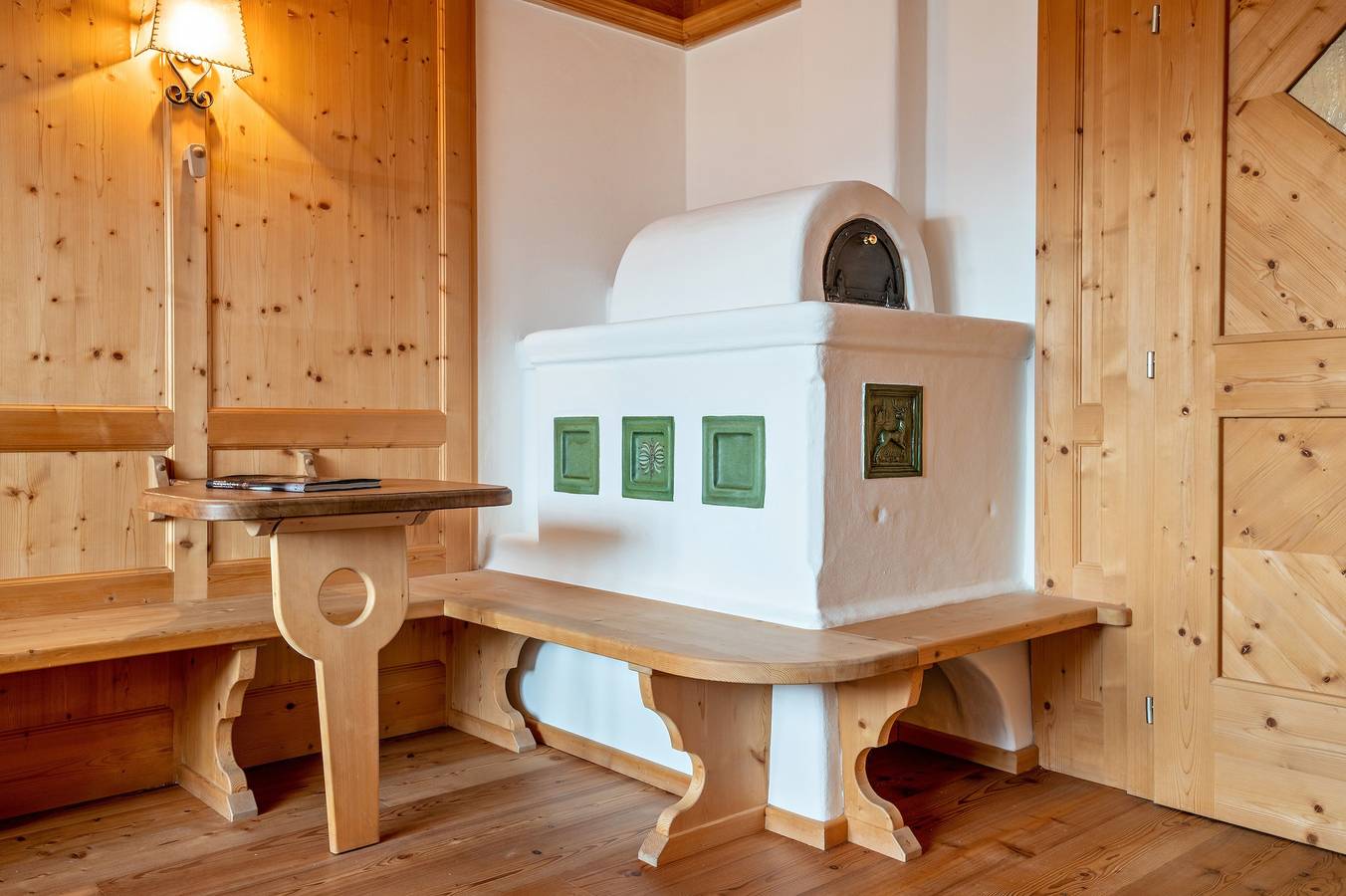 Entire apartment, Apartment 'Funtnatsch' with Mountain View, Private Terrace and Wi-Fi in Sankt Peter Tal, Lajen