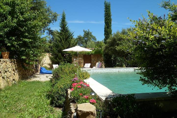 Maison de vacances pour 4 personnes, avec Jardin et Piscine à Brignoles