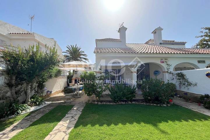 Chalet pour 5 personnes, avec Terrasse et Jardin à Cambrils - 2