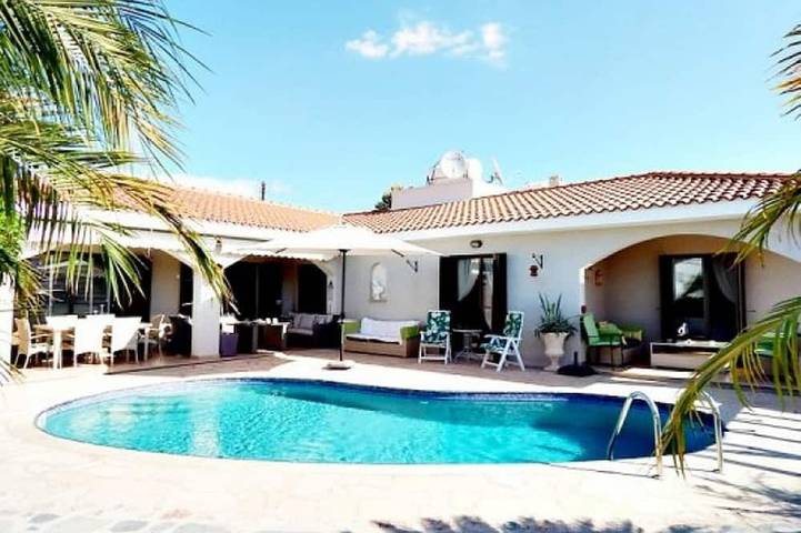 Villa für 6 Personen, mit Garten und Terrasse - 1