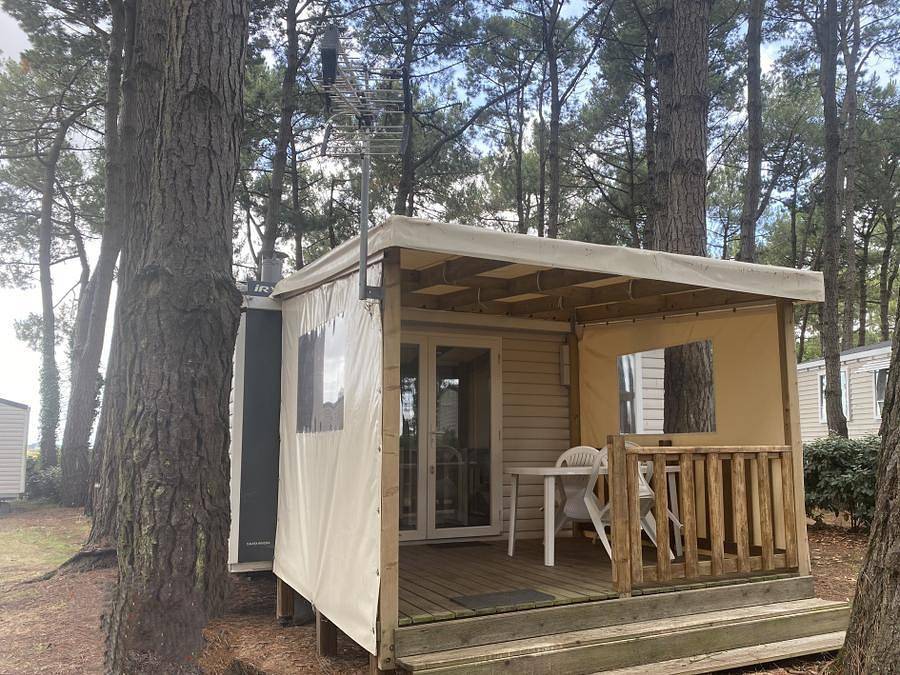 Camping Ushuaïa Villages L'estuaire - Mobilheim 2 personen - - 20m² - 1 Schlafzimmer - überdachte Terrasse 9m² -. in Paimbœuf, Loire-Tal