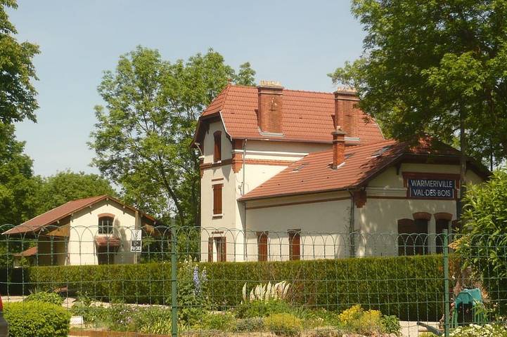 Gîte pour 14 personnes, avec jardin à Warmeriville
