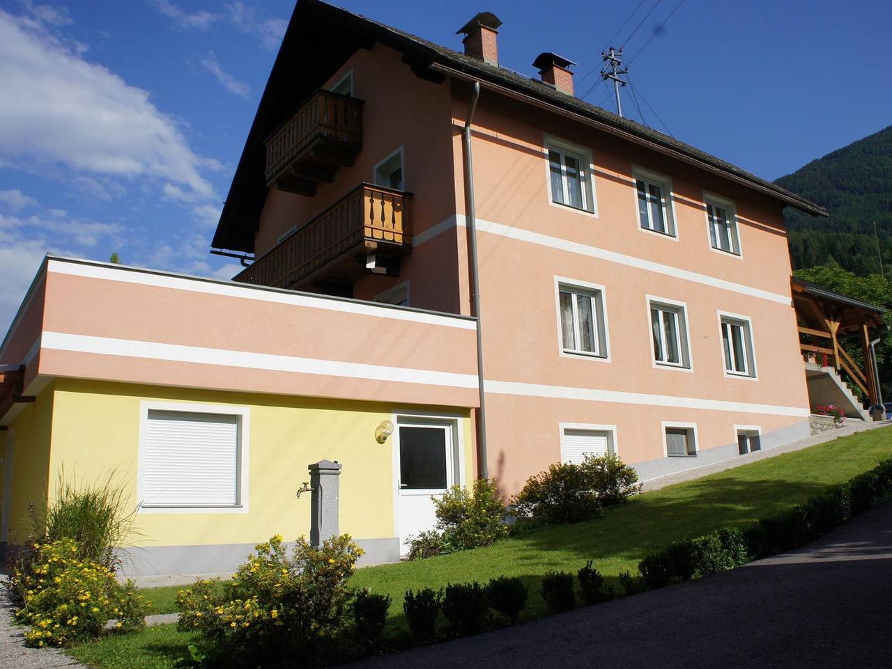 Ganze Ferienwohnung, Appartementhaus Alpina - Appartement Nr. 3 in Hohe Tauern, Flattach