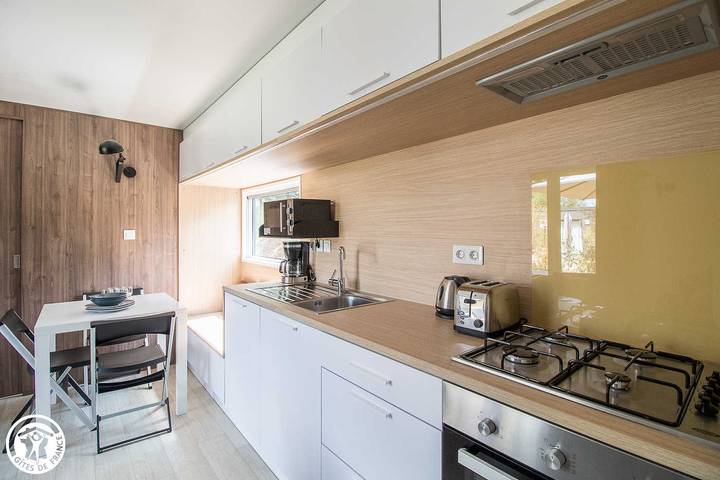 Gîte pour 4 personnes, avec jardin à Chambon-sur-Lac - 3