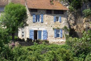 Gîte pour 2 personnes, avec balcon et jardin à Tour-de-Faure