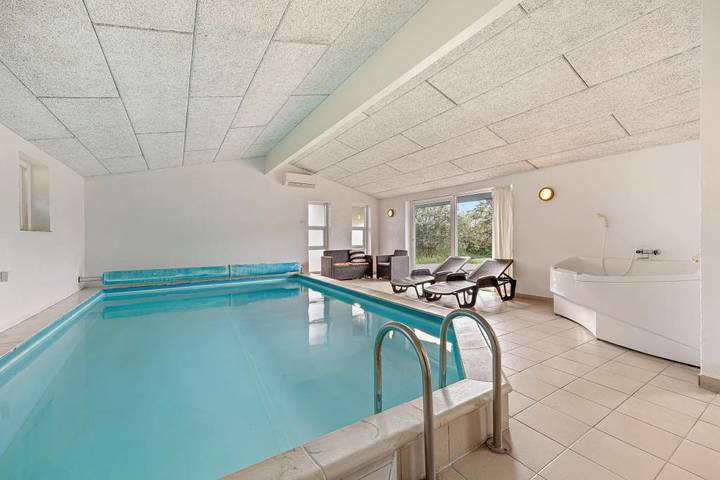 Ferienhaus für 10 Personen, mit Sauna und Pool sowie Balkon/Terrasse und Whirlpool, mit Haustier in Søndervig - 2