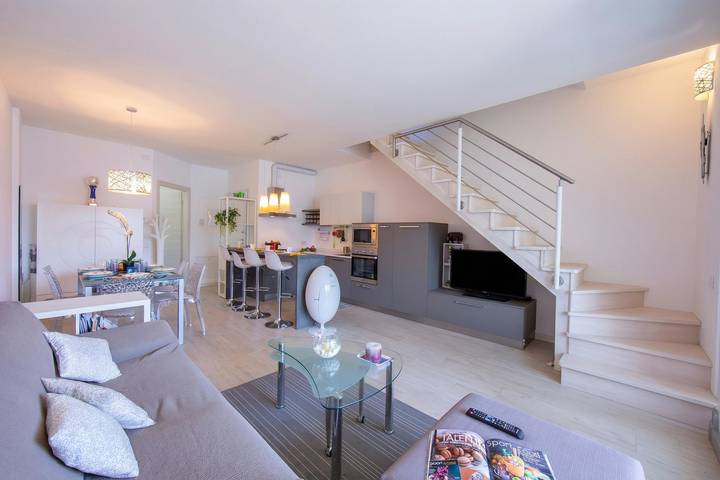Appartamento intero, Como Lake Modern Apartment Ulivi in Mezzegra, Tremezzina