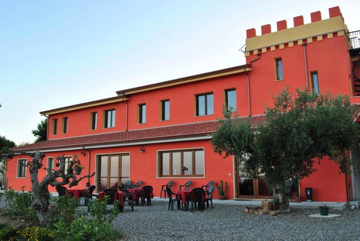 Agriturismo per 2 persone, con Balcone e Giardino nonché Panorama a Rossano
