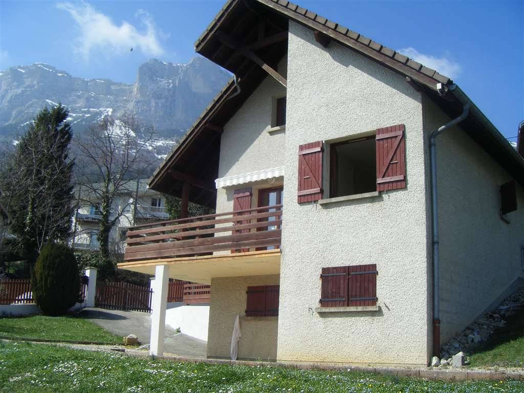 Acogedora casa rural con aparcamiento, jardín e Internet a 2 km de Lumbin in Saint-Hilaire (Isère), Isère