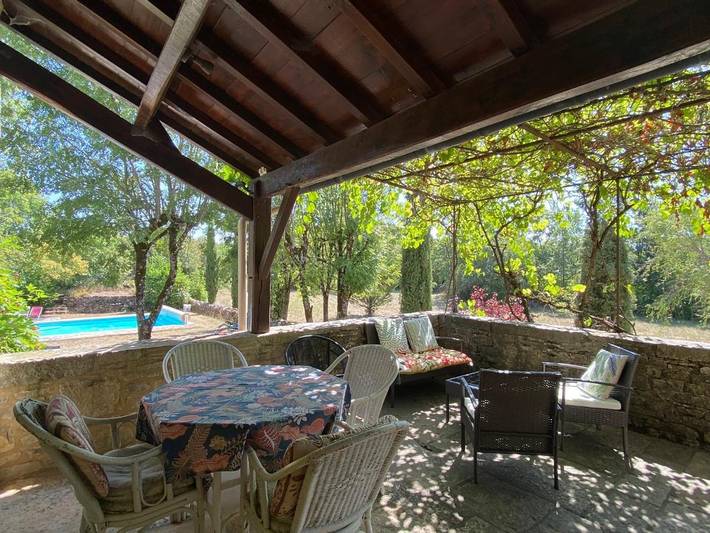 Location de vacances pour 12 personnes, avec Terrasse et Jardin ainsi que Piscine et Vue à Beauregard