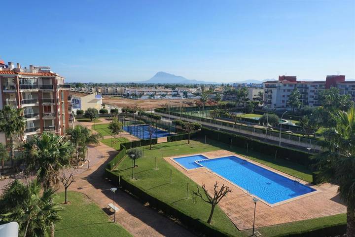 Ferienwohnung für 6 Personen, mit Balkon und Terrasse sowie Garten und Kinderpool