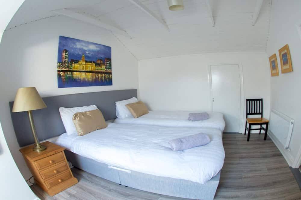 Quiet gated City Townhouse, with walking distance to all attractions. in Dublin, County Dublin