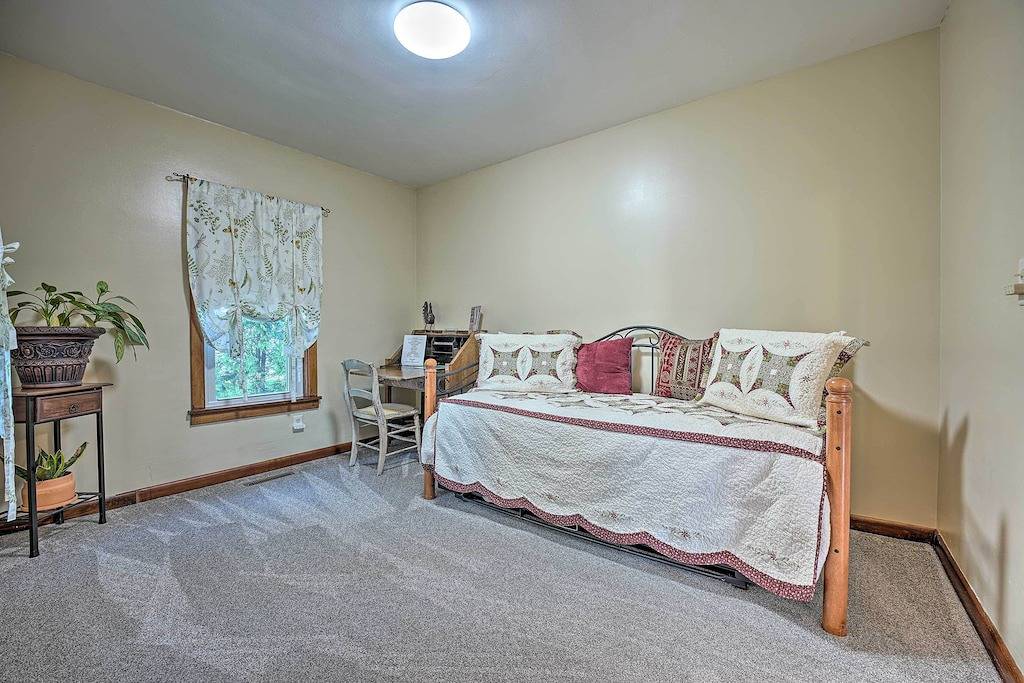 'Rise and Shine Farm' in Goshen w/ Bbq & Fire Pit! in Elkhart County