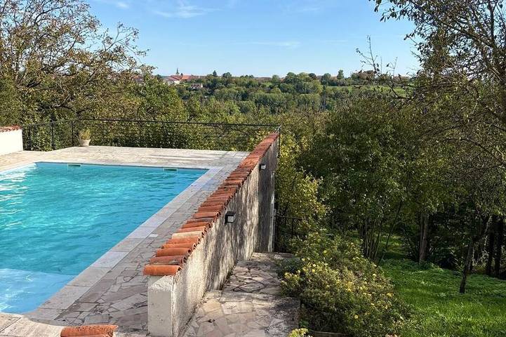 Location de vacances pour 15 personnes, avec jacuzzi ainsi que sauna et jardin dans Houdreville