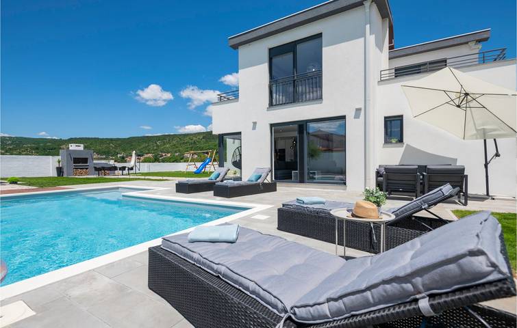 Geräumige 180 m² große Wohnung mit Pool in der Nähe des Flusses Sija und des Prološko-Sees in Imotski, Makarska Riviera