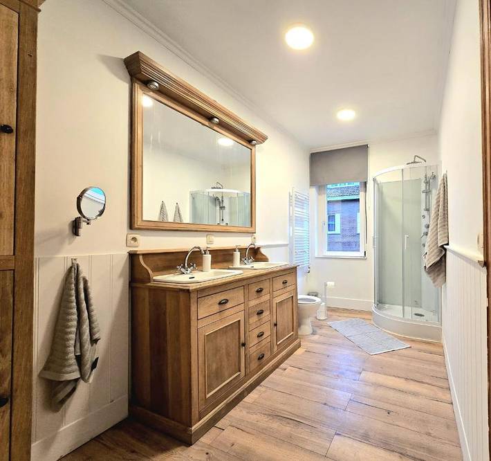 Appartement de vacances pour 4 personnes, avec vue ainsi que terrasse et jardin