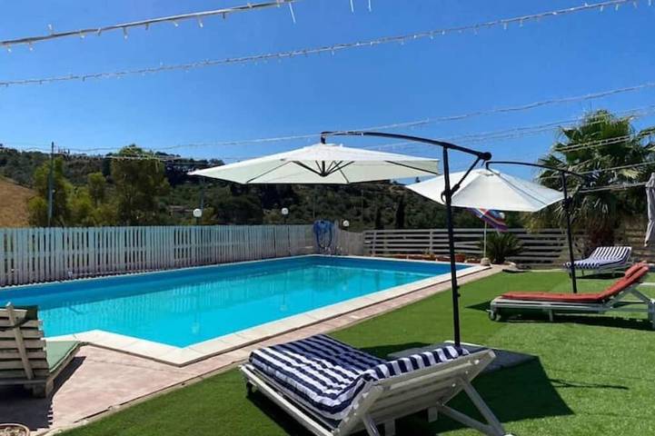 Villa für 8 Personen, mit Pool und Terrasse - 1