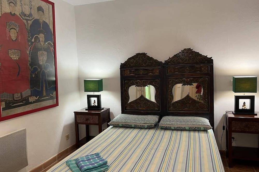 Appartement entier, Apartment on wooded land 2 minutes from the beaches and the center in Propriano, Arrondissement de Sartène