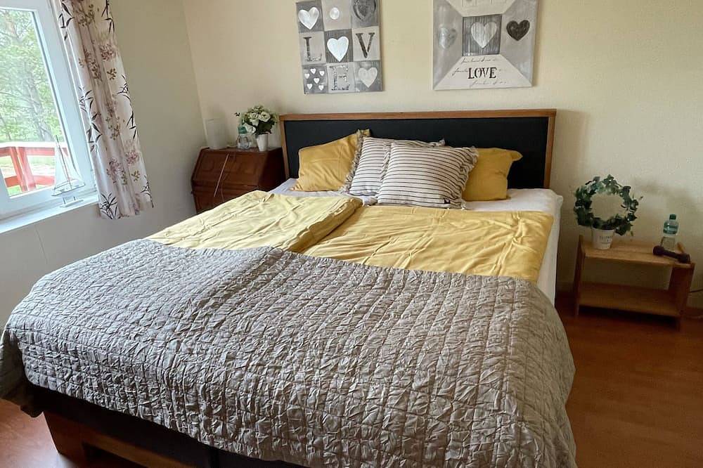 Großes gemütliches Haus mit Kamin und Pool für 8 Personen am Fluss in Markaryd, Kronoberg